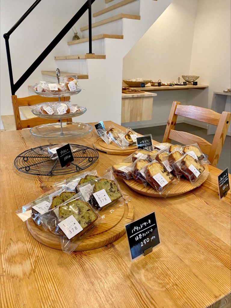 ルドリュロラン378の焼き菓子コーナー