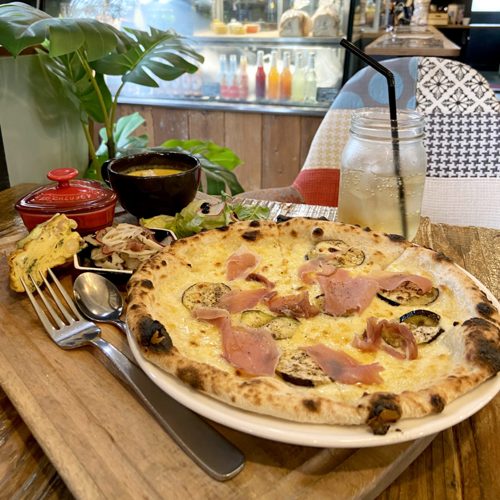 イタリアンスタンドジラソーレのピザランチ