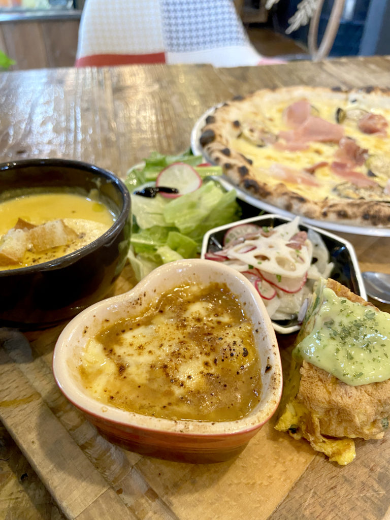 イタリアンスタンドジラソーレのランチにつく前菜たち