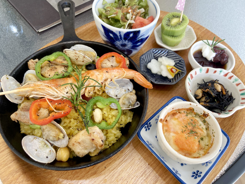 カフェ メゾンボイスのパエリアランチ