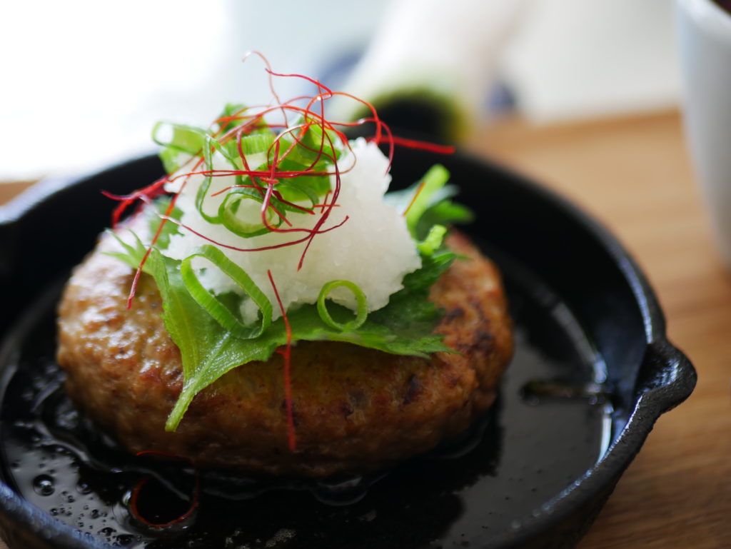 カフェ メゾンボイスの和風おろしハンバーグのアップ