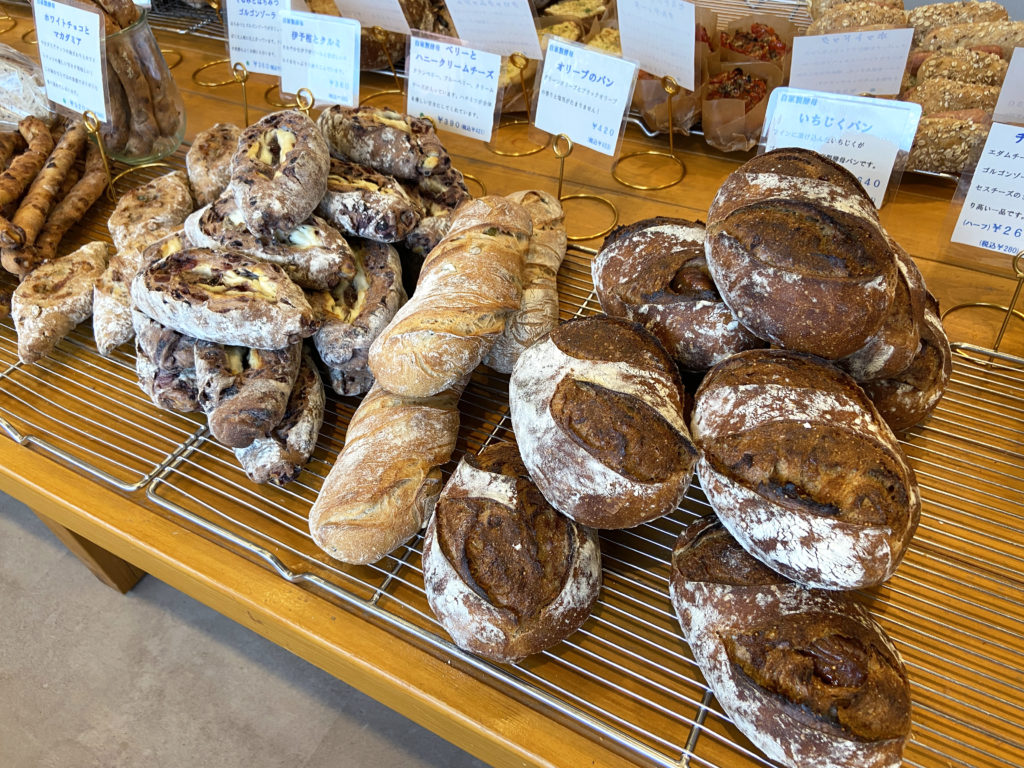 パン屋晴れの日のパンのラインナップ8