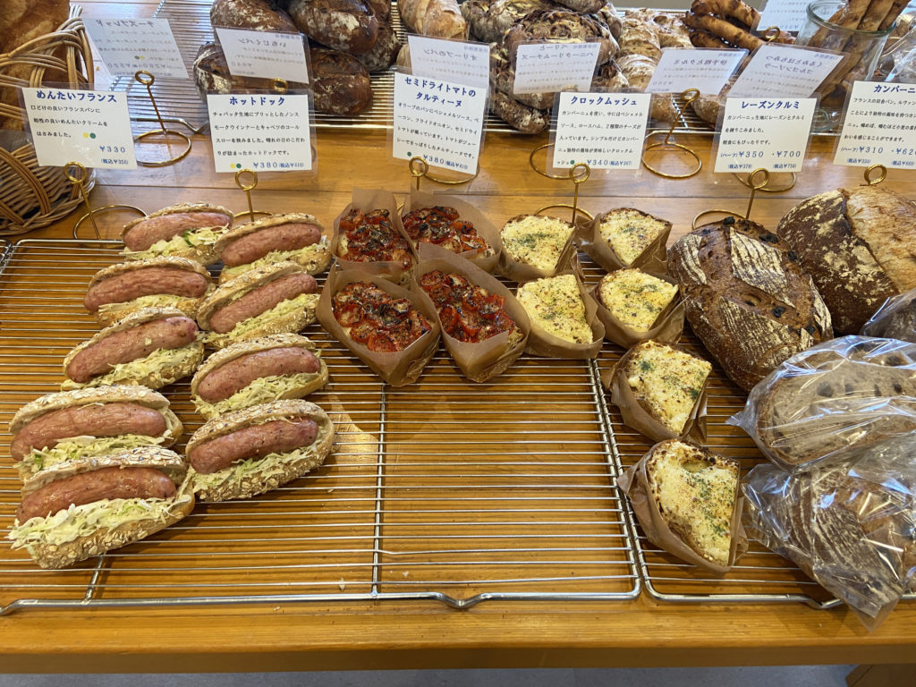 パン屋晴れの日のパンのラインナップ6