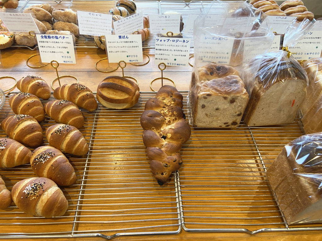 パン屋晴れの日のパンのラインナップ9